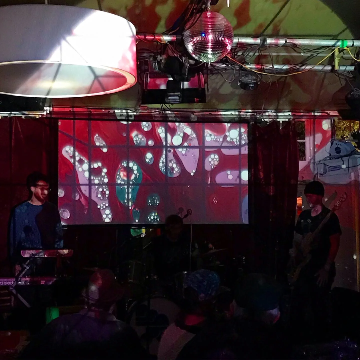 MISSISSIPPIPIZZAPUB SQUISHPLATE RED PINK