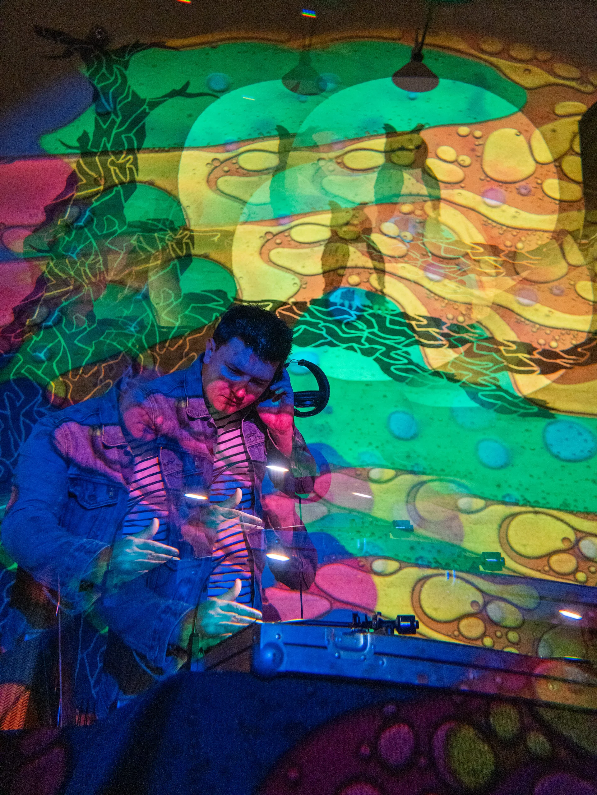 OILWHEEL VINYLNIGHT THENIGHTOWL