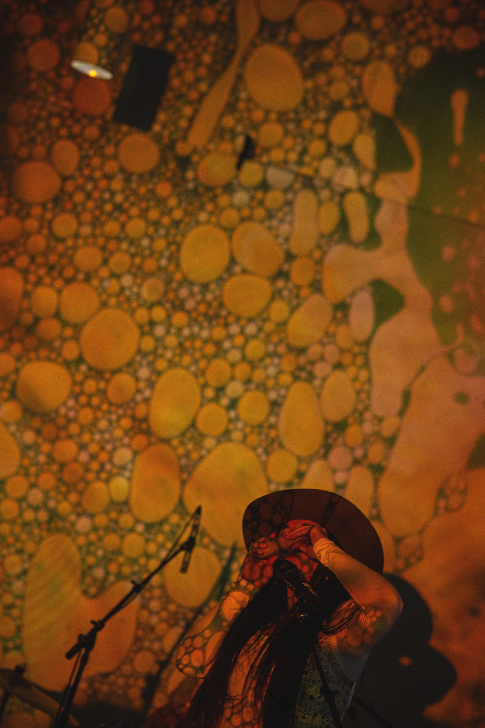 NIKEHQ SAVILA ORANGE GREEN