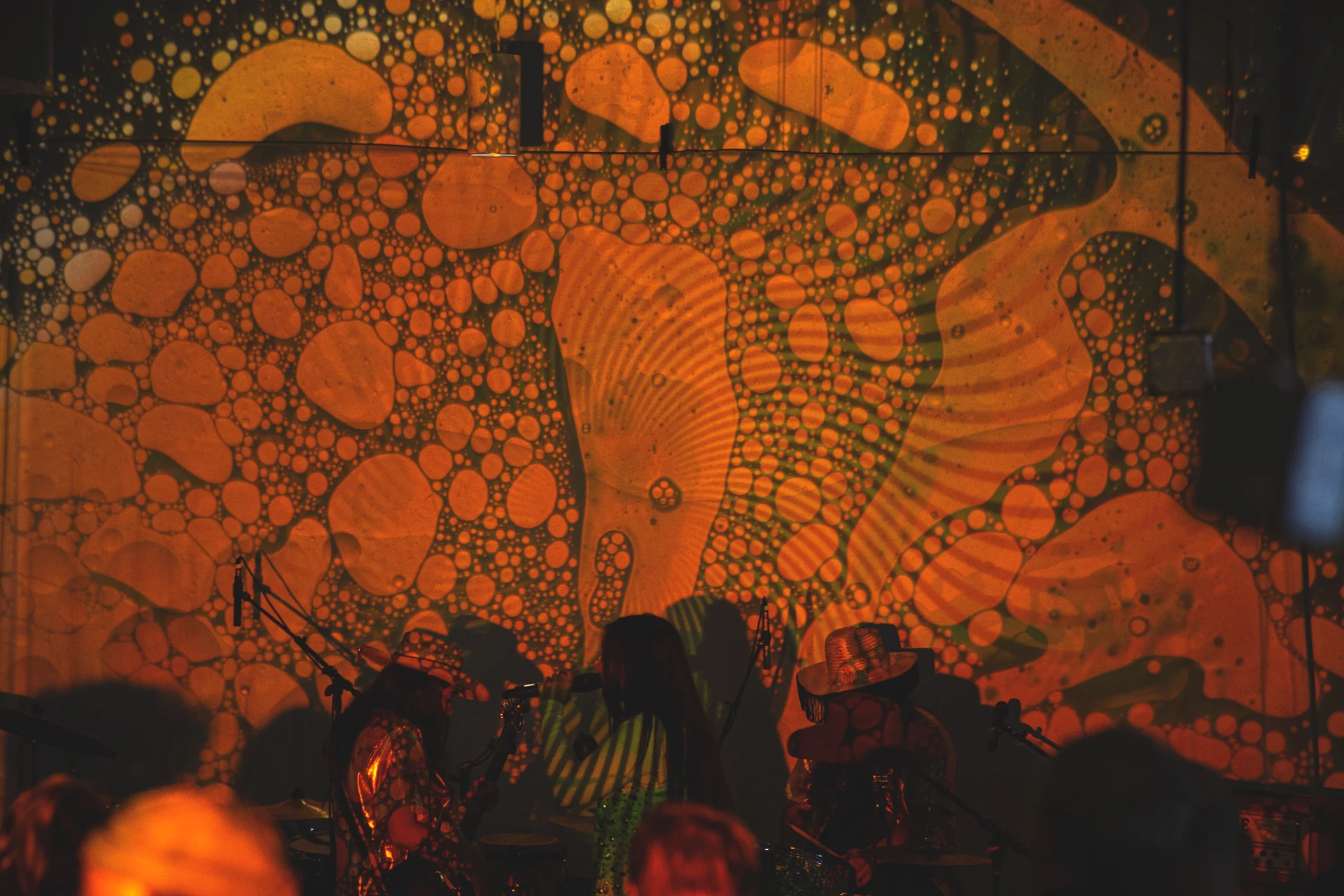 NIKEHQ SAVILA SQUISHPLATE ORANGE