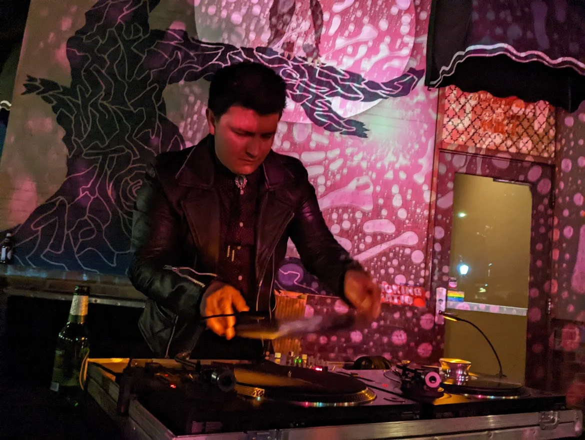 PINK VINYLNIGHT THENIGHTOWL SQUISHPLATE