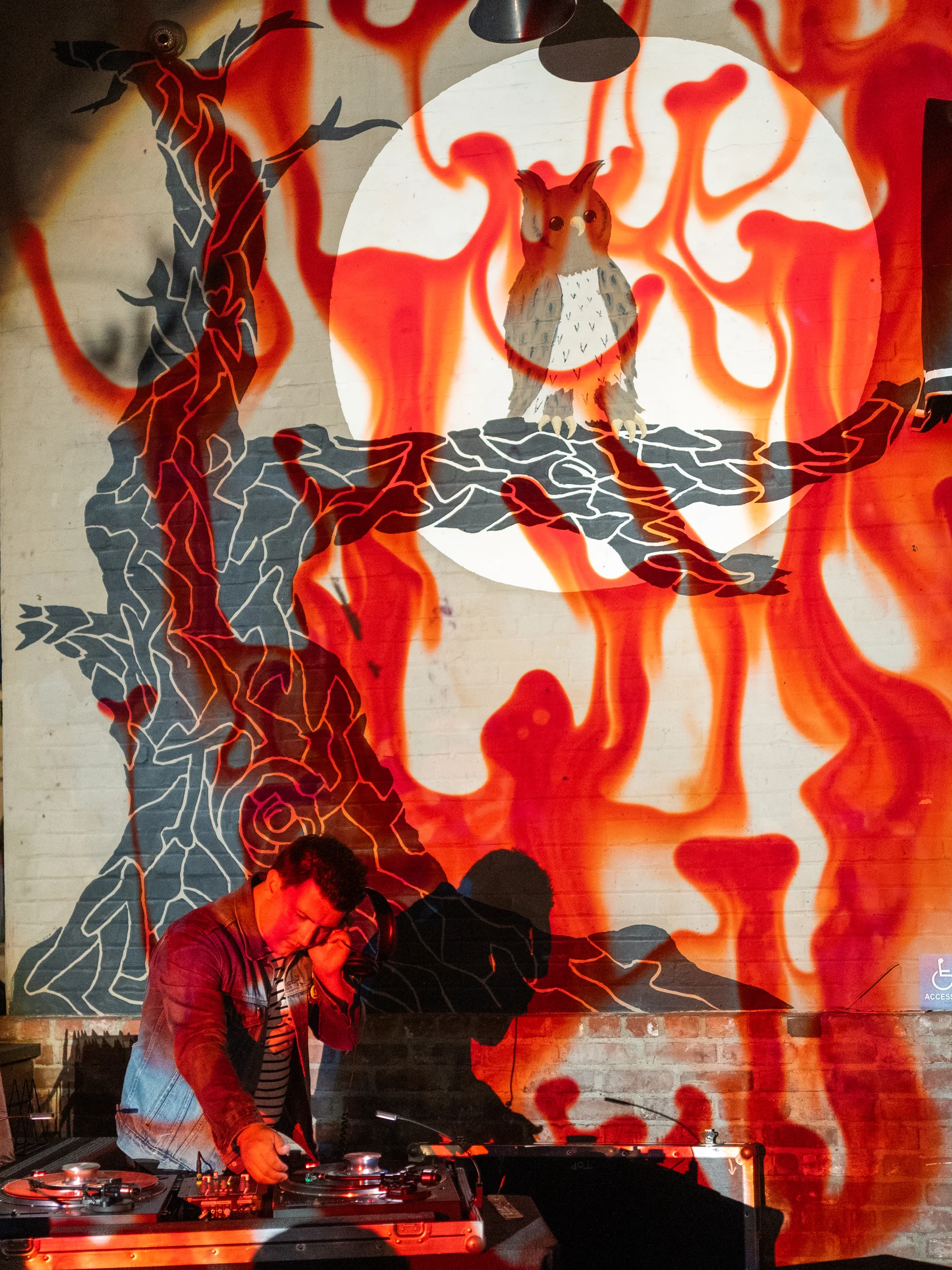 THENIGHTOWL VINYLNIGHT DROPTANK RED