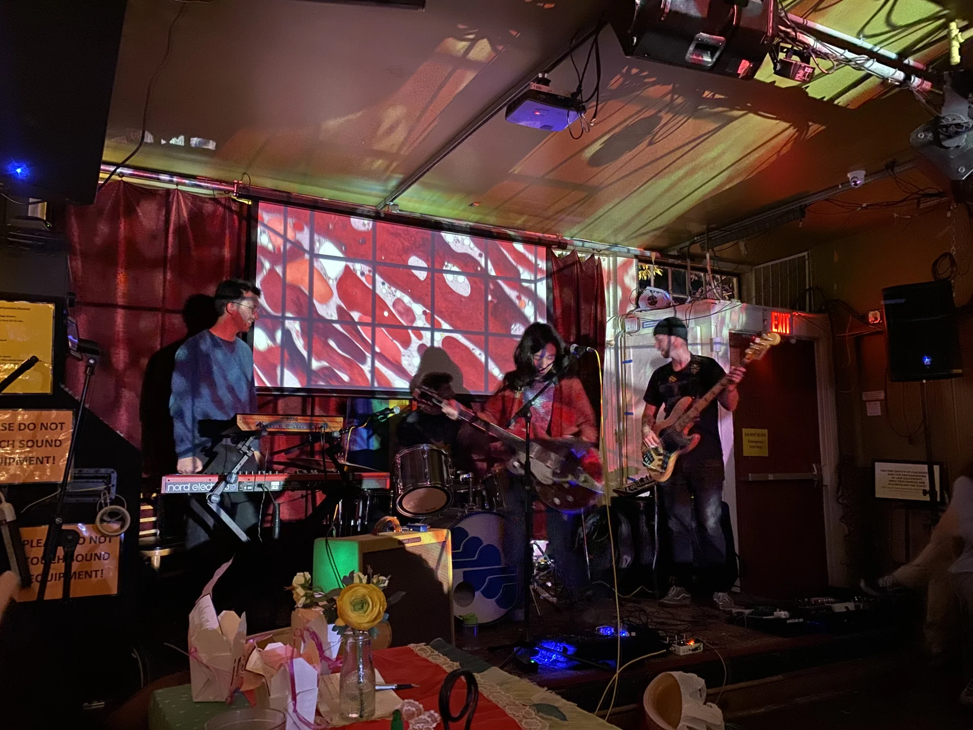 TREMOR MISSISSIPPIPIZZAPUB PINK