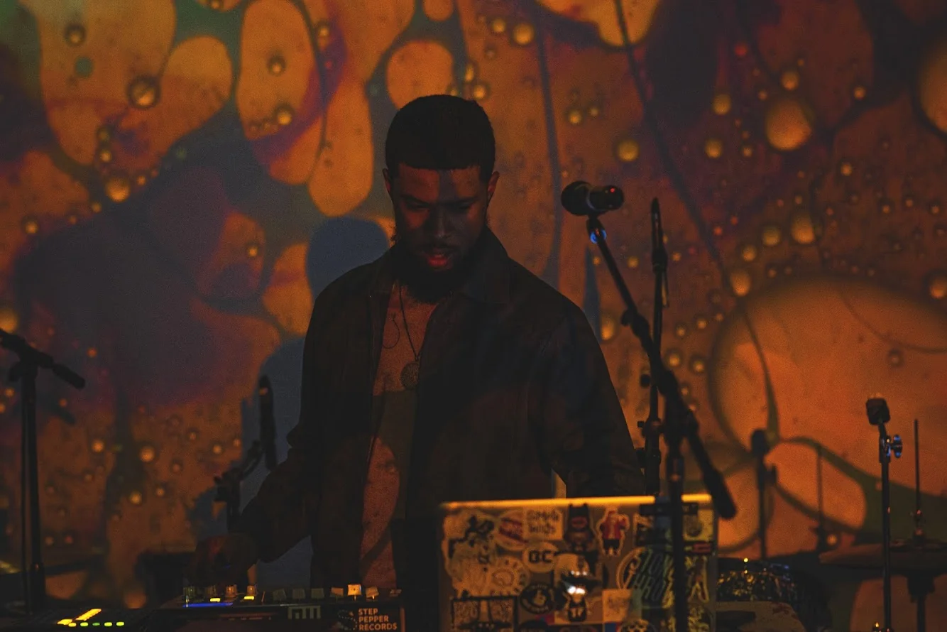 OMARIJAZZ NIKEHQ BENEFITSHOW SQUISHPLATE